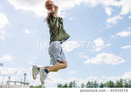 外面打籃球的女人 外面打籃球的女人 92938559