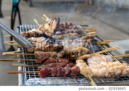 夾心烤烤雞肉串配夾子 92938665