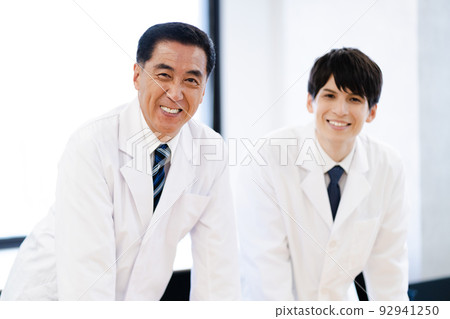 一件白大褂男 一件白大褂男 92941250