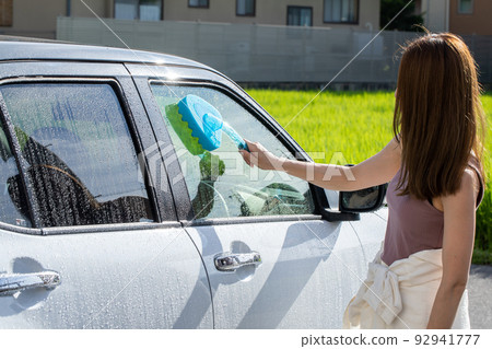 洗車洗車的女人 洗車洗車的女人 92941777