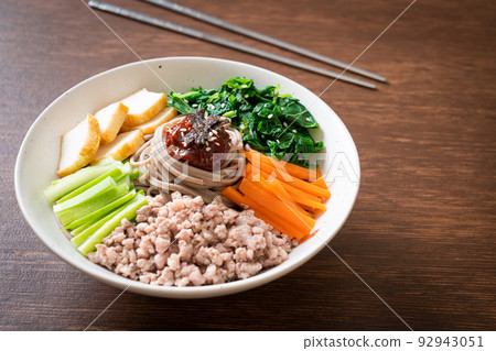 Korean spicy cold noodles Korean spicy cold noodles 92943051
