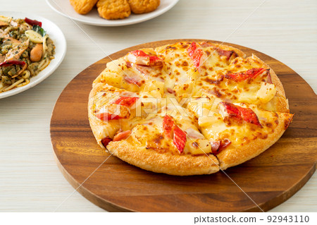 ham and crab stick pizza 92943110