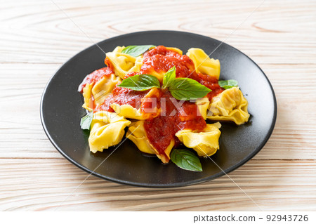 Italian tortellini pasta with tomato sauce Italian tortellini pasta with tomato sauce 92943726