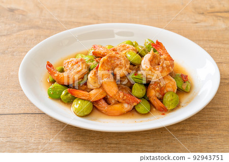 Stir-Fried Twisted Cluster Bean with Shrimp Stir-Fried Twisted Cluster Bean with Shrimp 92943751