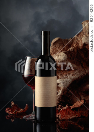 Bottle of red wine with old empty label. Bottle of red wine with old empty label. 92944296