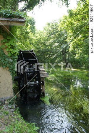 Water mill 92944667