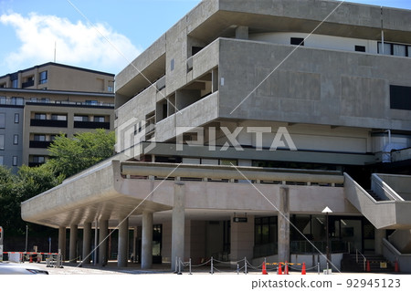 裸露的混凝土建築（神奈川縣青年中心） 92945123