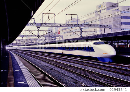 1999 Tokaido Shinkansen Series 100 X3 formation Kodama 92945841