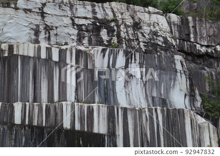 Beautiful artistic bedrock of the Ishikiri Mountains 92947832