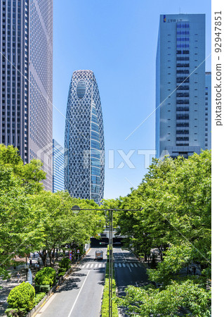 [Tokyo] Mode Gakuen Cocoon Tower in Shinjuku Surrounded by Refreshing Greenery 92947851