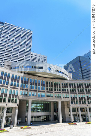 [Tokyo] The stately appearance of the Tokyo Metropolitan Assembly Building 92947879