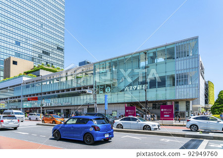 [Tokyo] Shinjuku Station South Exit with Refreshing Blue Sky 92949760