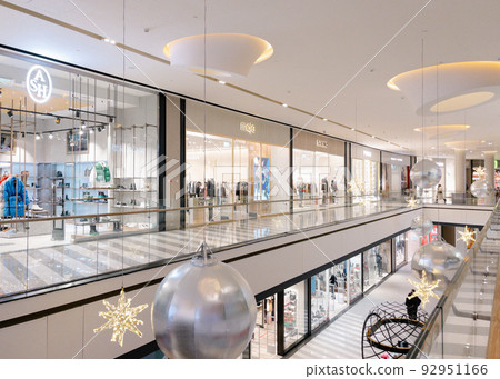 MOSCOW, Russia December 22 2021: Shopping center Paveletskaya Plaza is located in business center Moscow City. MOSCOW, Russia December 22 2021: Shopping center Paveletskaya Plaza is located in business center Moscow City. 92951166