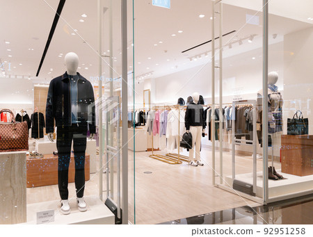 Moscow, Russia 02 01 February 2022 Style female mannequins show Sale winter spring clothes collection. Standing dummies in casual and modern style in store Moscow, Russia 02 01 February 2022 Style female mannequins show Sale winter spring clothes collection. Standing dummies in casual and modern style in store 92951258