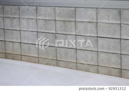 混凝土砌塊牆的形象 混凝土砌塊牆的形象 92951312