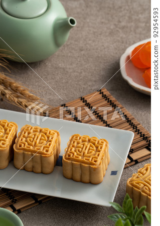 Mid-Autumn Festival Moon cake Geppei 92954593