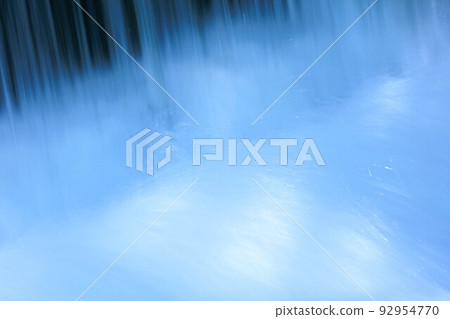 Water flow　 92954770
