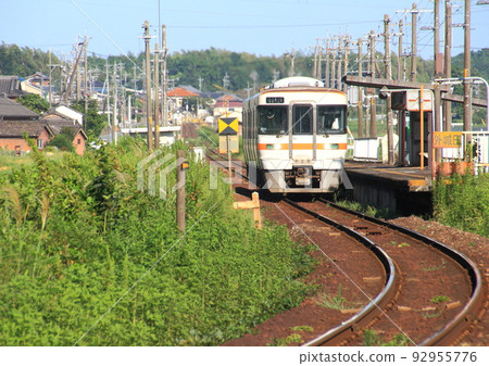 Tokida Station, an unmanned station in a rice field on the JR Sangu Line 92955776