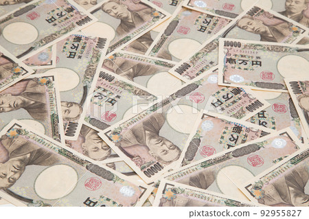 Large amount of 10,000 yen bills 92955827