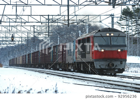 千歲線西之裡（新）JR Freight DF200-104（Washibetsu） 92956236