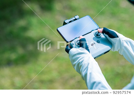 準備無人機飛行 92957574