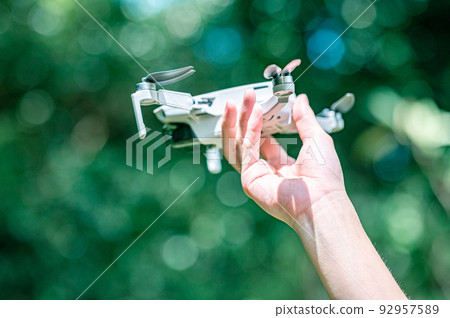 準備無人機飛行 準備無人機飛行 92957589