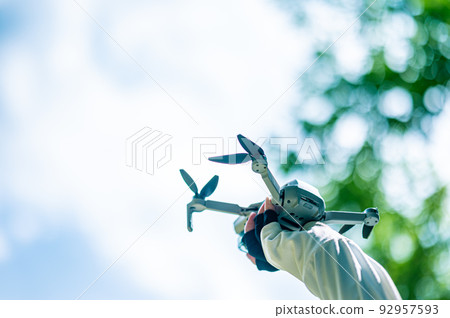 準備無人機飛行 準備無人機飛行 92957593