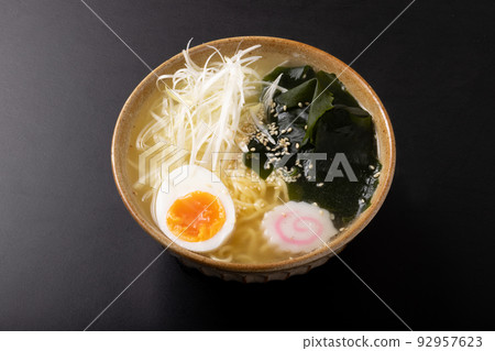 鹽味拉麵裙帶菜紫菜拉麵 92957623