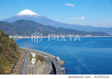 View of Mt.Fuji in clear winter weather from Satta Pass (Shimizu Ward, Shizuoka City) 92959220