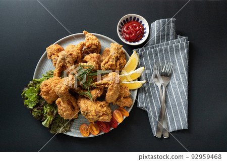 炸雞。炸雞食物 炸雞。炸雞食物 92959468