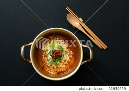 方便麵煮拉麵 92959659