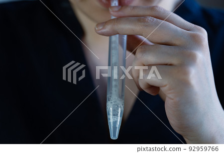 用於 PCR 測試的唾液收集 用於 PCR 測試的唾液收集 92959766