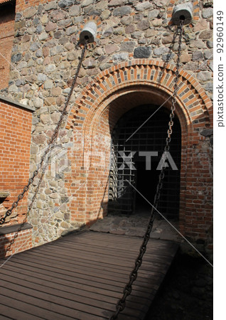 lithuania, trakai, trakai castle, drawbridge lithuania, trakai, trakai castle, drawbridge 92960149