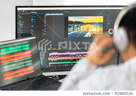 Video / Video Creator Male Laptop Audio Editing Audio Editing Noise Removal Headphones Video / Video Creator Male Laptop Audio Editing Audio Editing Noise Removal Headphones 92960226