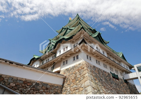 Looking up at the castle from below (Nagoya Castle, Nagoya City, Aichi Prefecture) 92965655