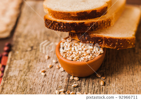 Ear of wheat bread 92966711