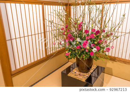 為慶祝而安排的鮮花 為慶祝而安排的鮮花 92967213