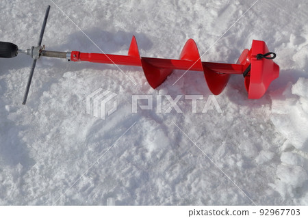 Ice drill, a tool for making holes in the ice (smelt fishing, Lake Matsubara, Koumi-cho, Nagano Prefecture) 92967703