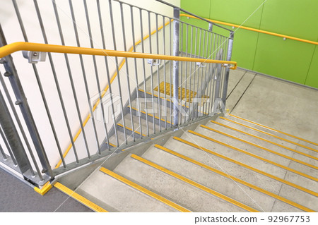 建築物的緊急樓梯 92967753
