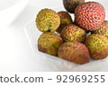 荔枝（碗裝荔枝的新鮮水果） 92969255