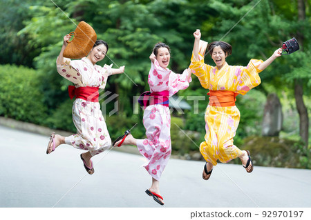 Hot spring trip, yukata, girls' trip Hot spring trip, yukata, girls' trip 92970197