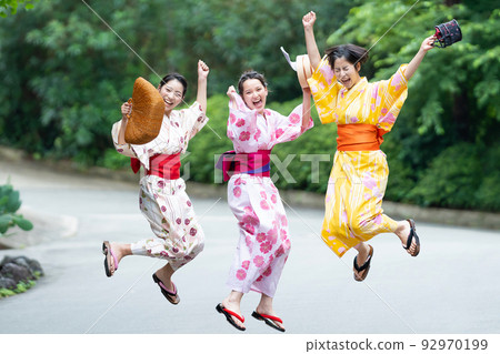 Hot spring trip, yukata, girls' trip 92970199