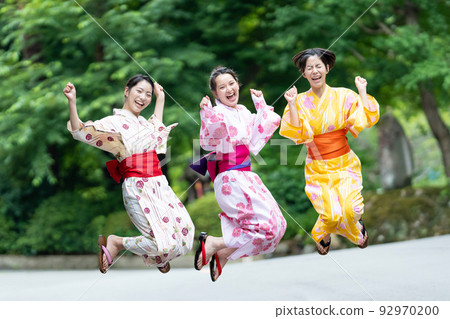 Hot spring trip, yukata, girls' trip 92970200
