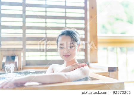 溫泉、露天浴池、少女之旅 溫泉、露天浴池、少女之旅 92970265