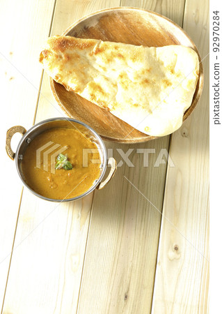 A bird's-eye view of keema curry and naan made with mutton 92970284