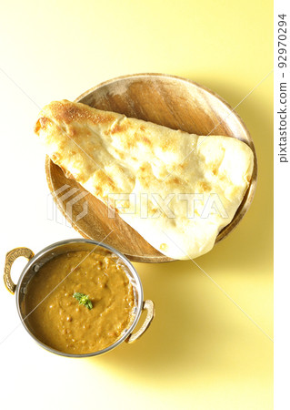 A bird's-eye view of keema curry and naan made with mutton 92970294