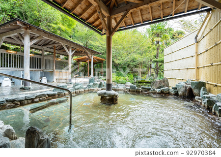 Open-air bath, hot spring 92970384