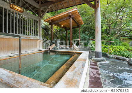 Open-air bath, hot spring 92970385