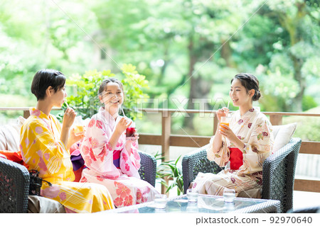 Hot spring trip, yukata, girls' trip 92970640