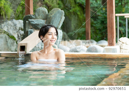 Hot spring, open-air bath, girls' trip 92970651
